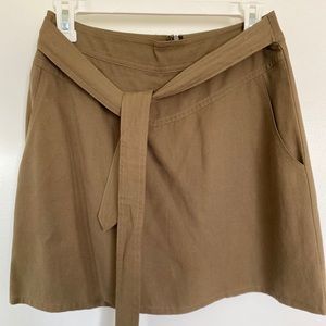 Skirt with belt